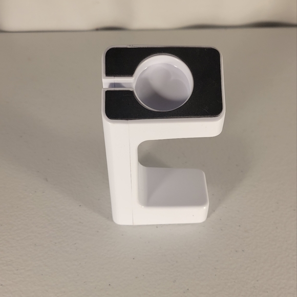 Smart Watch Charging Stand - Picture 1 of 2
